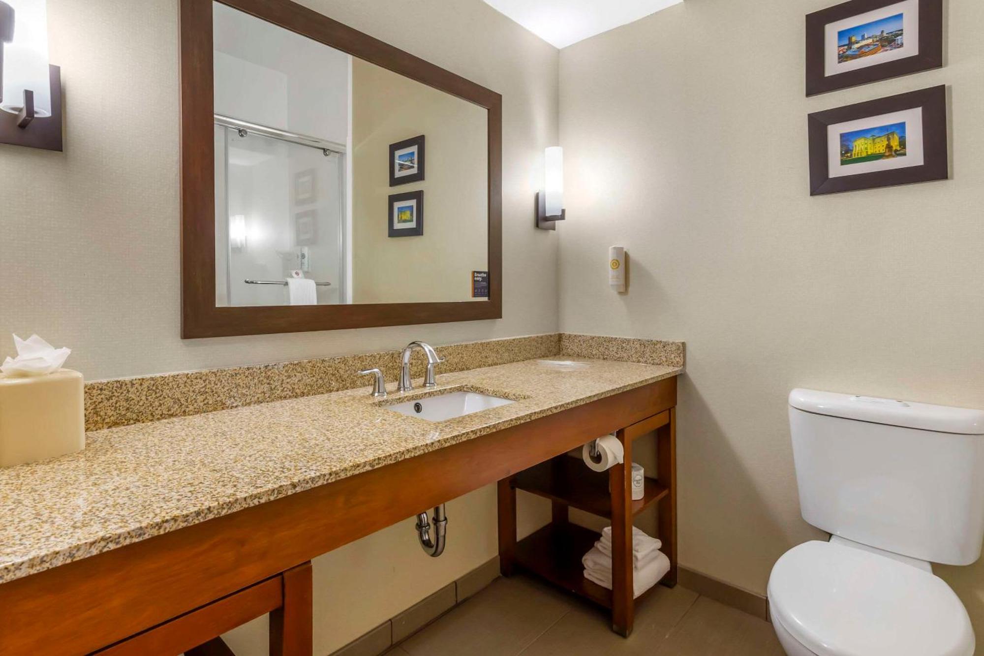 Comfort Suites Raleigh Walnut Creek Extérieur photo