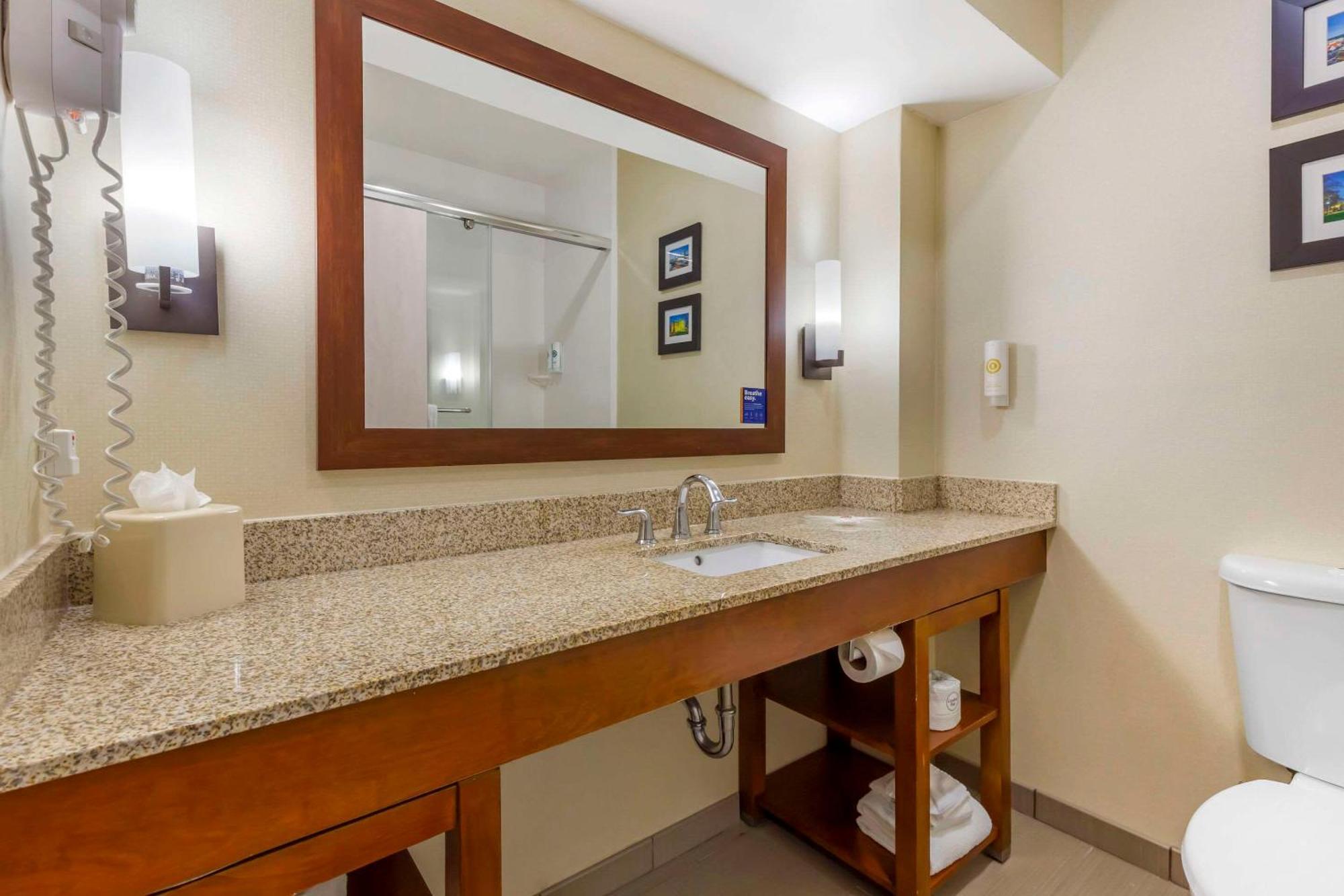 Comfort Suites Raleigh Walnut Creek Extérieur photo