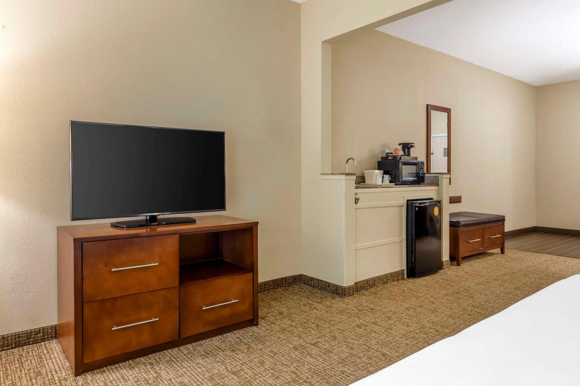 Comfort Suites Raleigh Walnut Creek Extérieur photo