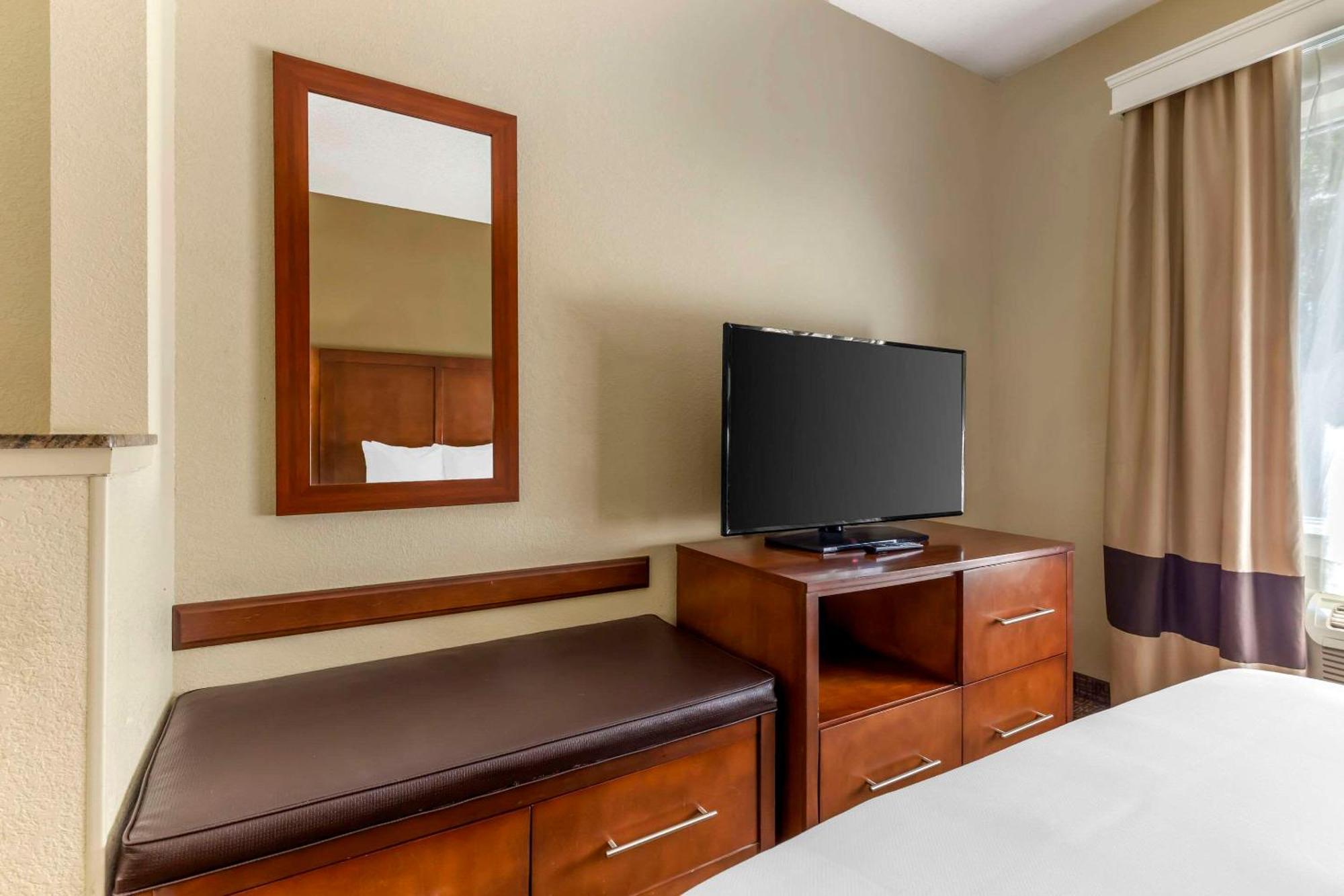 Comfort Suites Raleigh Walnut Creek Extérieur photo