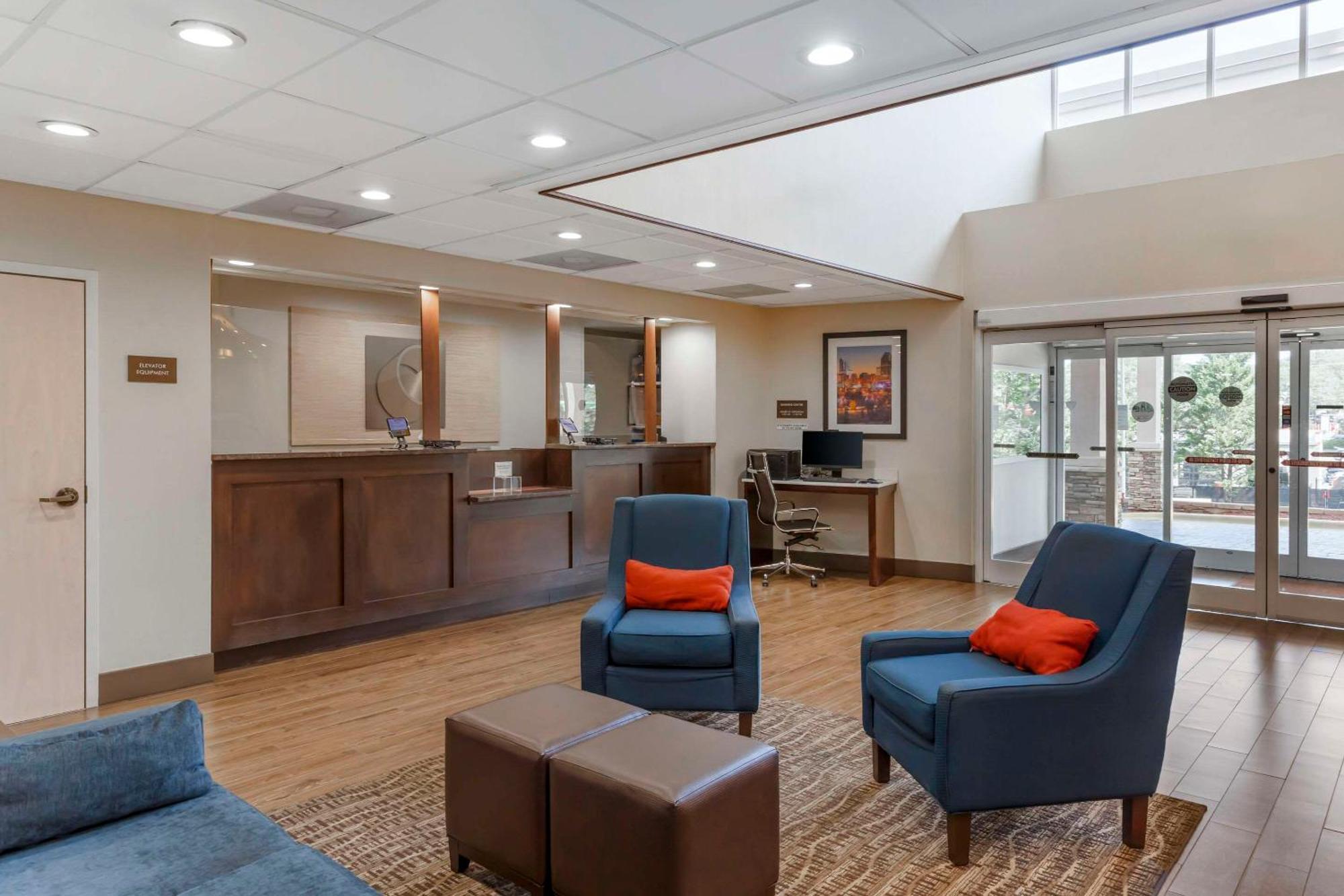 Comfort Suites Raleigh Walnut Creek Extérieur photo