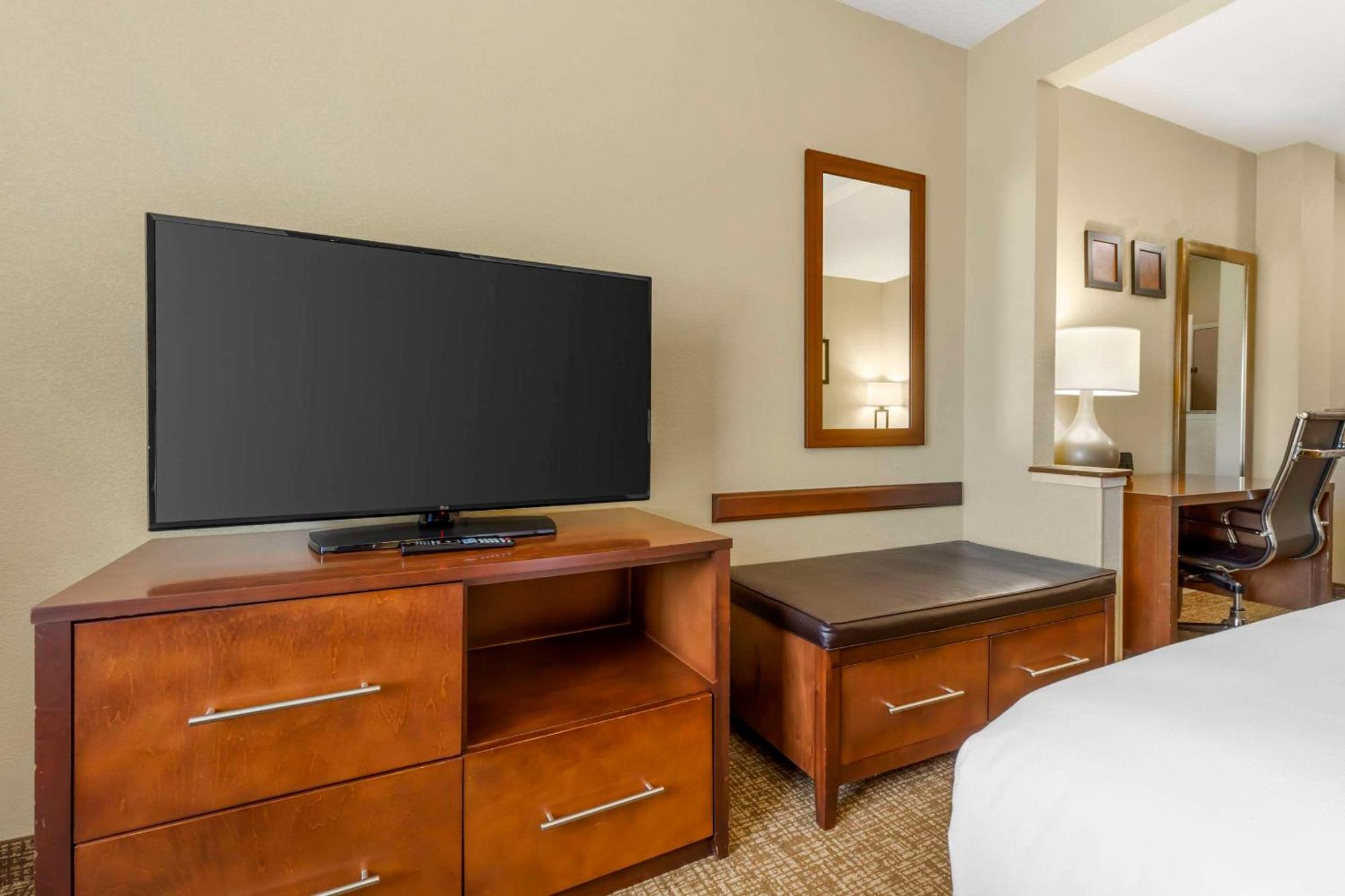 Comfort Suites Raleigh Walnut Creek Extérieur photo